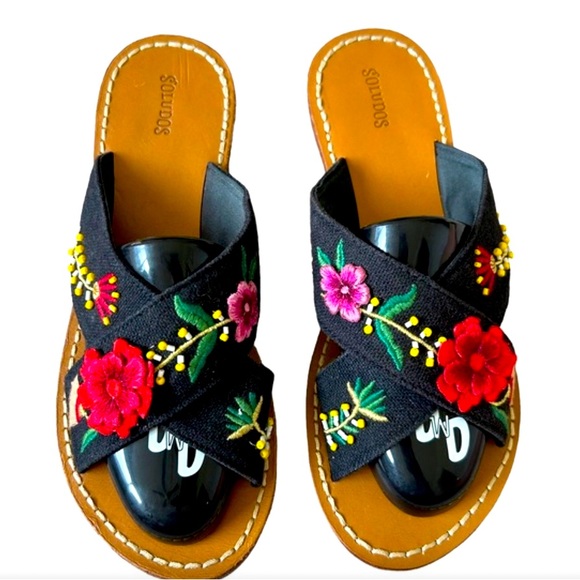 Soludos floral and beaded cross strap sandals - Picture 2 of 6